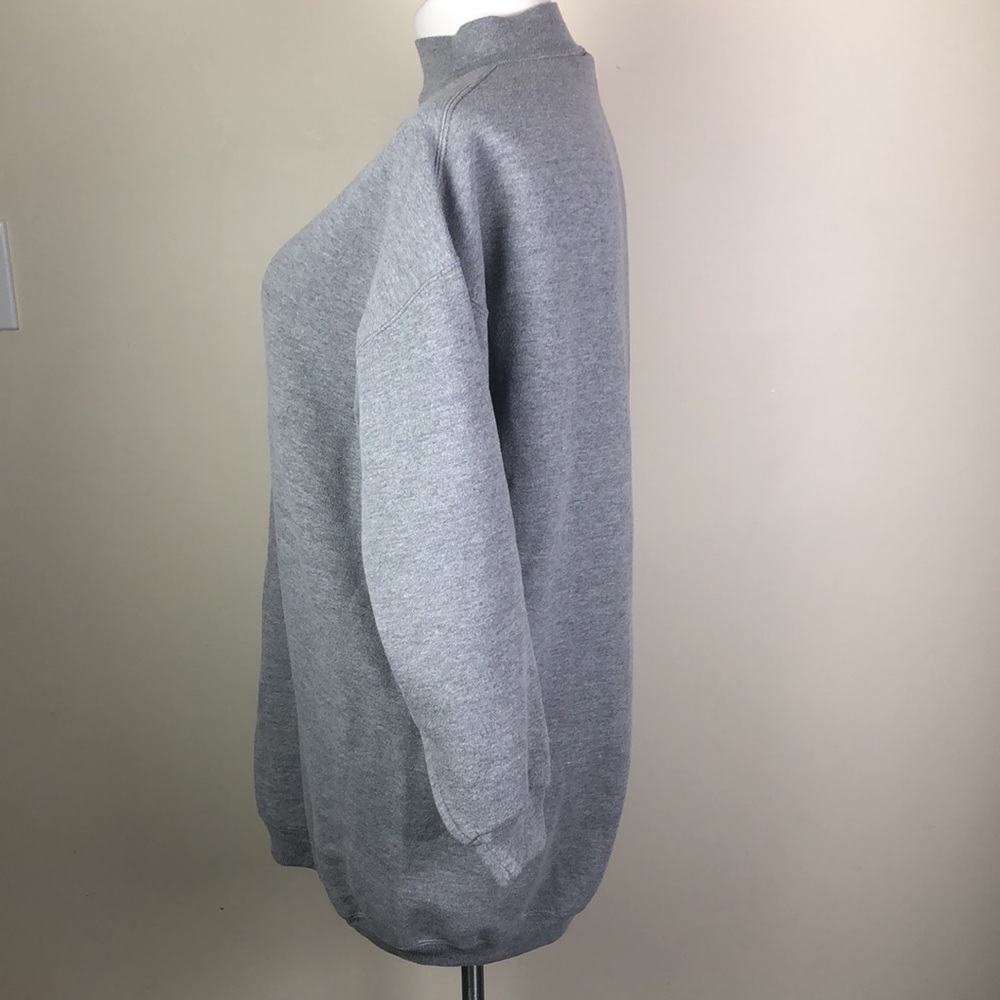 Chic Vintage 90s Oversized Gray Sweatshirt - Picture 6 of 10